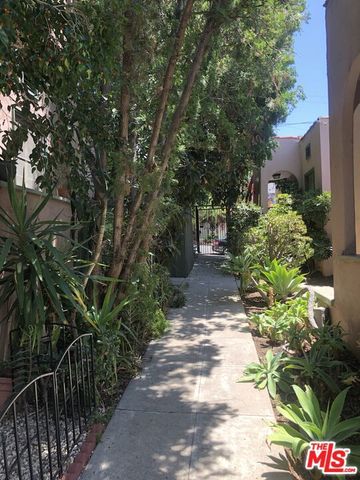 1677 Golden Gate Avenue, Los Angeles, CA 90026