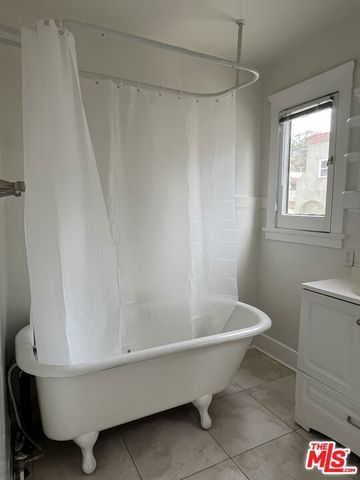 1677 Golden Gate Avenue, Los Angeles, CA 90026