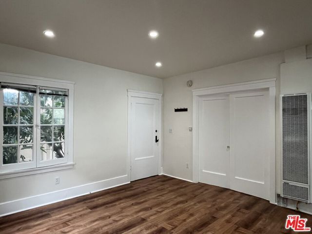 1677 Golden Gate Avenue, Los Angeles, CA 90026