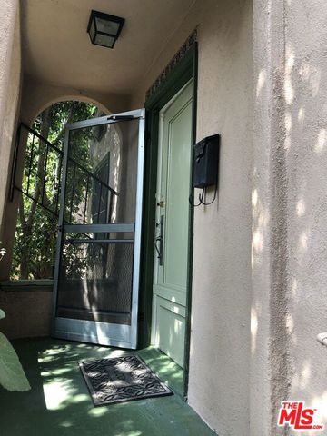 1677 Golden Gate Avenue, Los Angeles, CA 90026
