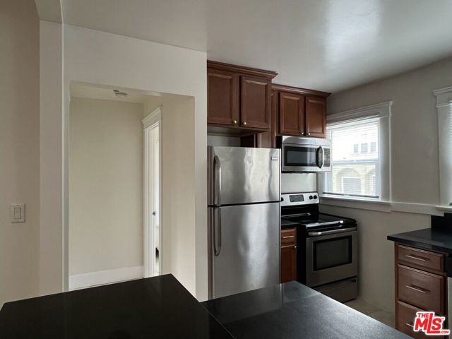 1677 Golden Gate Avenue, Los Angeles, CA 90026