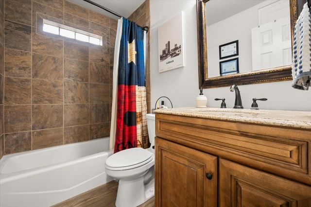 1009 Dogwood Avenue, Idalou, TX 79329