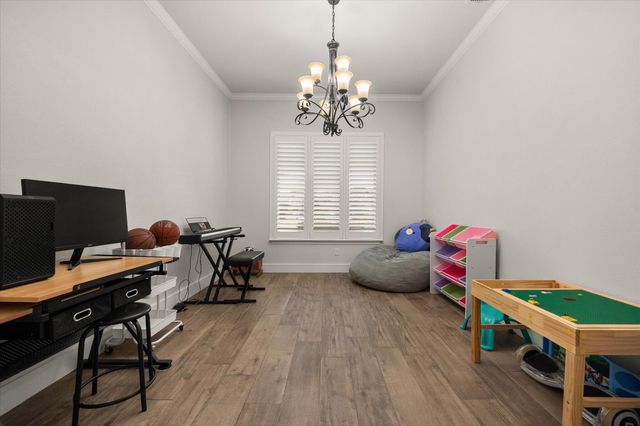 1009 Dogwood Avenue, Idalou, TX 79329