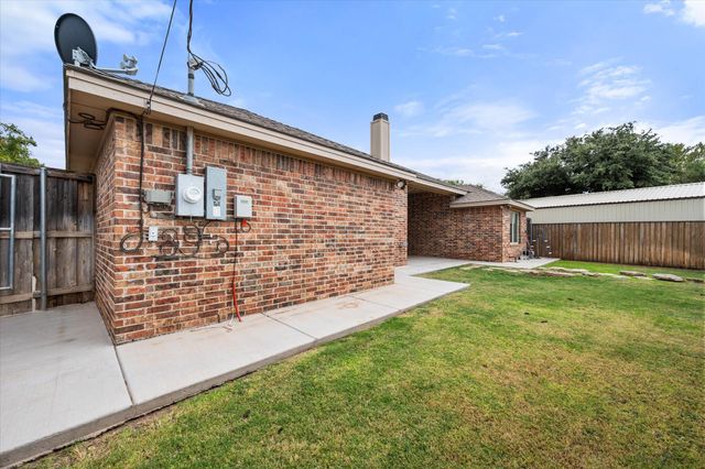 1009 Dogwood Avenue, Idalou, TX 79329