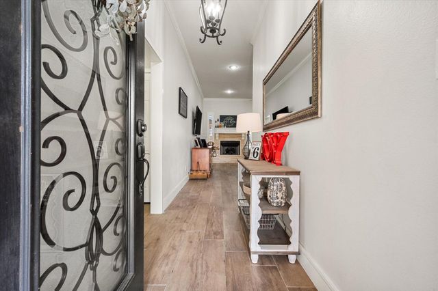 1009 Dogwood Avenue, Idalou, TX 79329