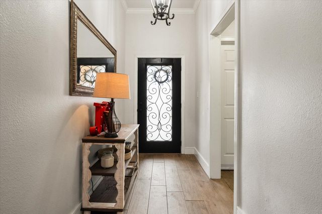 1009 Dogwood Avenue, Idalou, TX 79329