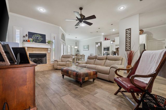 1009 Dogwood Avenue, Idalou, TX 79329