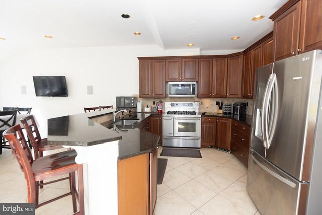 824 STOCKTON AVE, Cape May, NJ 08204