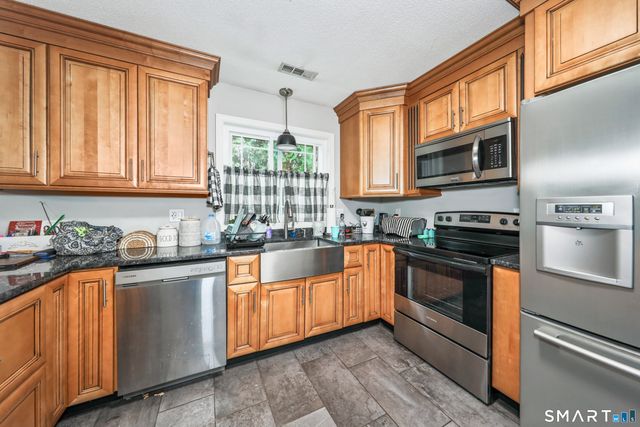 44 Algonquin Way, Bristol, CT 06010