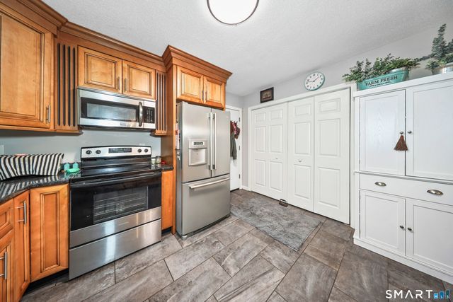 44 Algonquin Way, Bristol, CT 06010