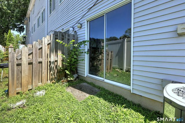 10 Hawthorne Avenue 12, Derby, CT 06418