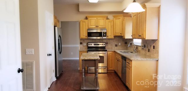 2319 Comfrey Court, Charlotte, NC 28213