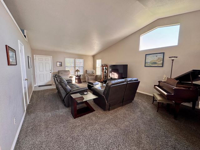 240 Gelf Lane, Modesto, CA 95357