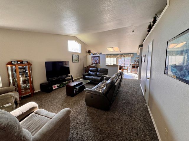 240 Gelf Lane, Modesto, CA 95357