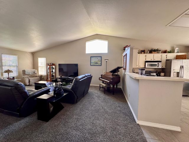 240 Gelf Lane, Modesto, CA 95357
