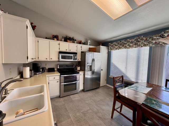 240 Gelf Lane, Modesto, CA 95357