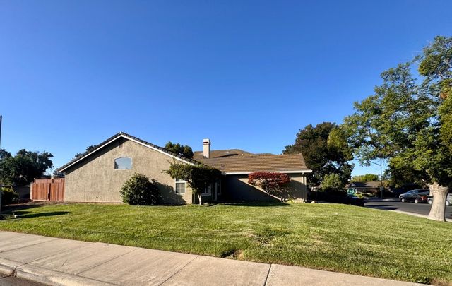 240 Gelf Lane, Modesto, CA 95357