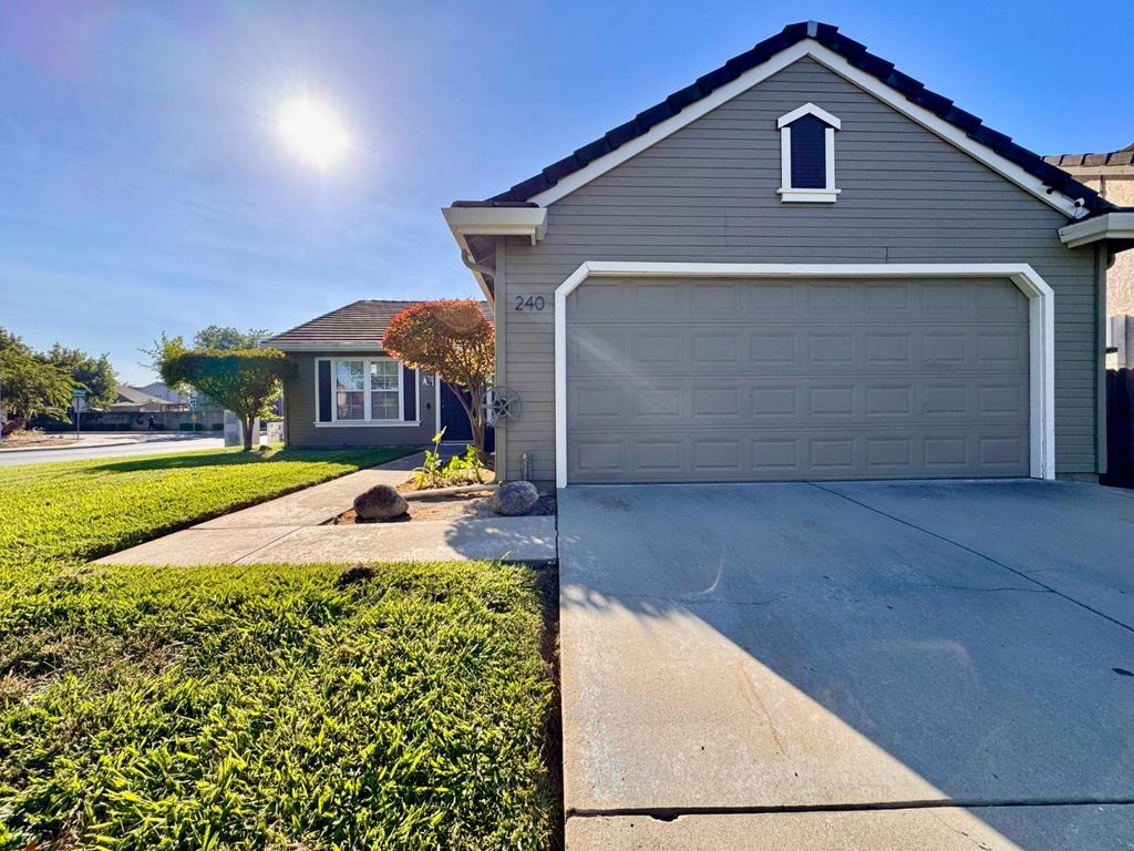 240 Gelf Lane, Modesto, CA 95357