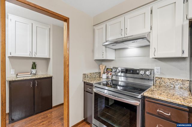 1635 Pioneer St, Philomath, OR 97370