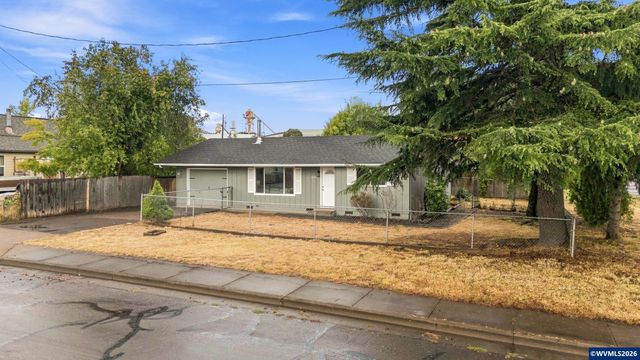 1635 Pioneer St, Philomath, OR 97370