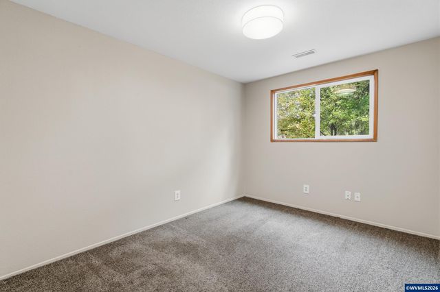 1635 Pioneer St, Philomath, OR 97370