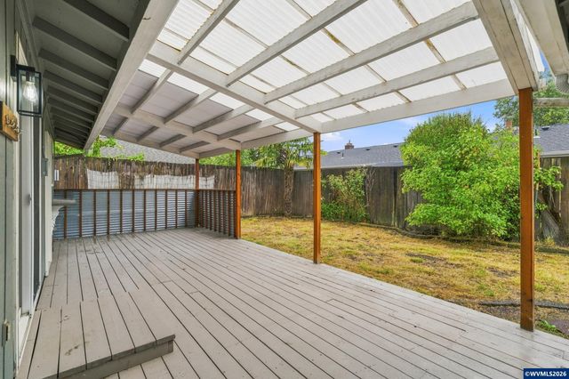 1635 Pioneer St, Philomath, OR 97370