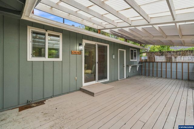 1635 Pioneer St, Philomath, OR 97370