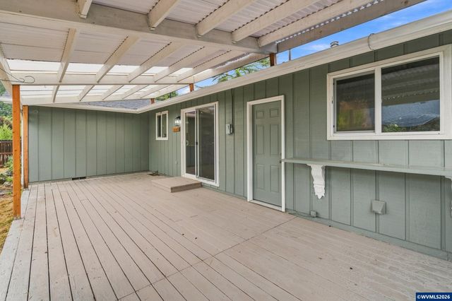 1635 Pioneer St, Philomath, OR 97370