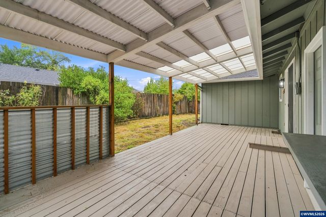 1635 Pioneer St, Philomath, OR 97370
