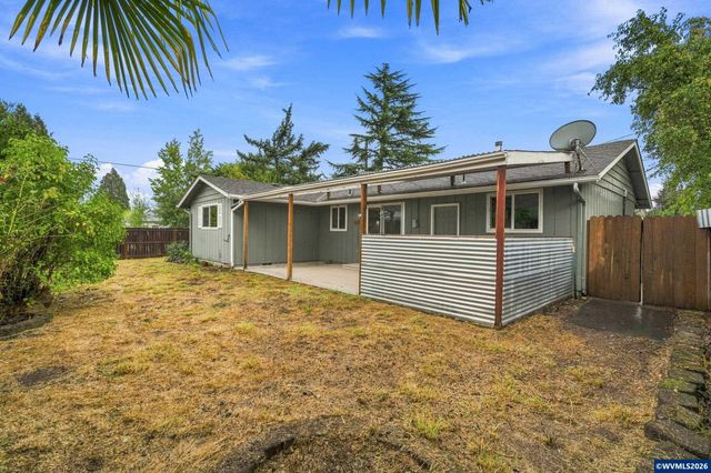 1635 Pioneer St, Philomath, OR 97370