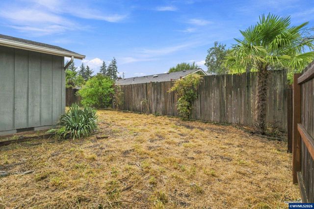1635 Pioneer St, Philomath, OR 97370