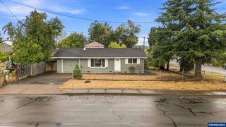1635 Pioneer St, Philomath, OR 97370