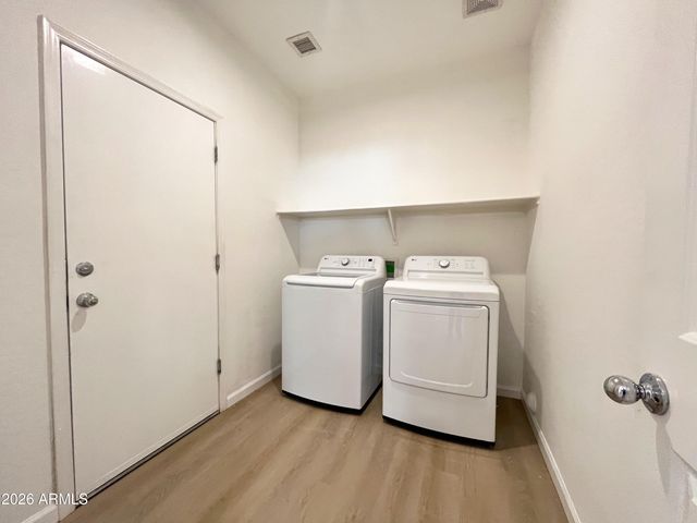 8212 W FOREST GROVE Avenue, Phoenix, AZ 85043
