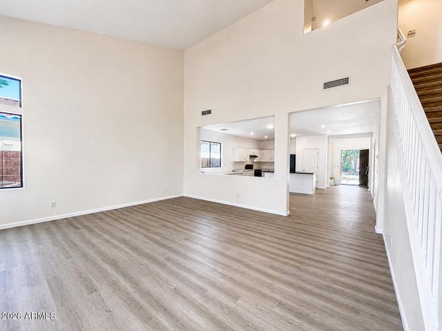 8212 W FOREST GROVE Avenue, Phoenix, AZ 85043