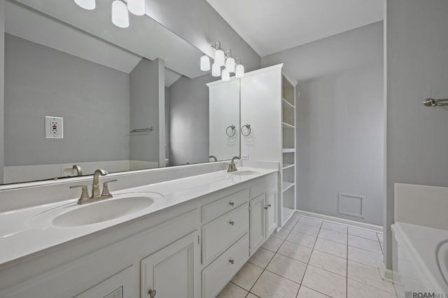 18529 Lake Camellia Ave, Baton Rouge, LA 70817