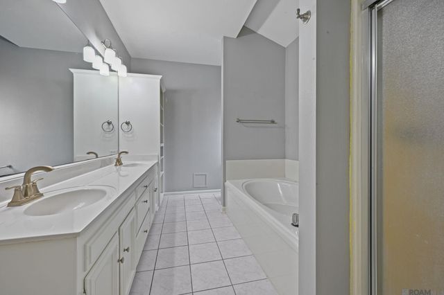 18529 Lake Camellia Ave, Baton Rouge, LA 70817
