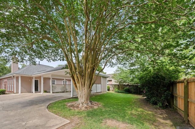 18529 Lake Camellia Ave, Baton Rouge, LA 70817