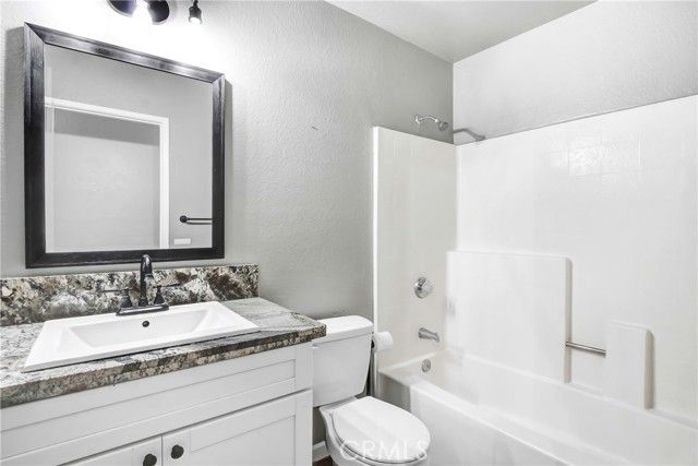 39233 Rising Hill, Temecula, CA 92591