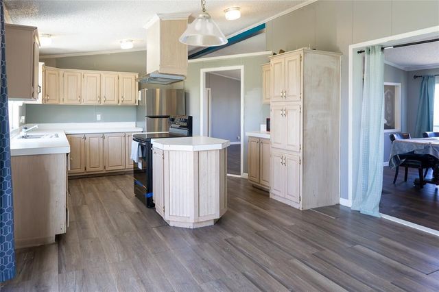 103 Cloudberry LN, Elgin, TX 78621