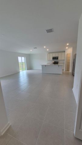 2913 YUKON TRAIL DRIVE, Lake Hamilton, FL 33851