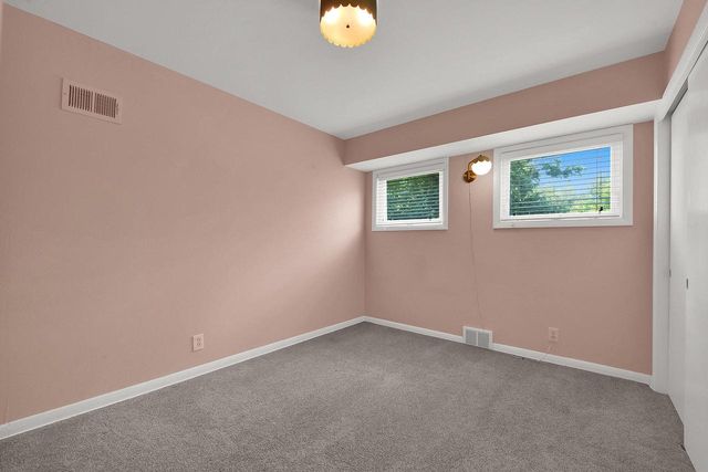 228 W. W Brentwood LANE, Glendale, WI 53217