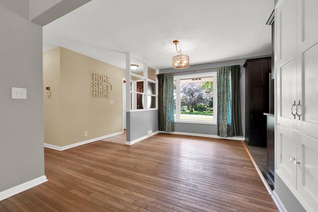 228 W. W Brentwood LANE, Glendale, WI 53217