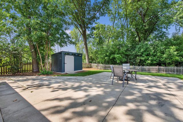 228 W. W Brentwood LANE, Glendale, WI 53217