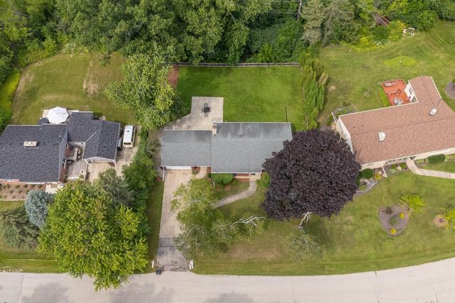 228 W. W Brentwood LANE, Glendale, WI 53217