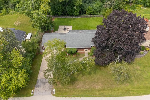 228 W. W Brentwood LANE, Glendale, WI 53217