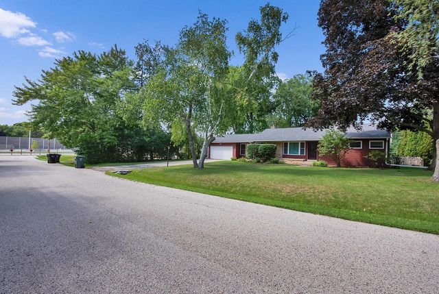 228 W. W Brentwood LANE, Glendale, WI 53217