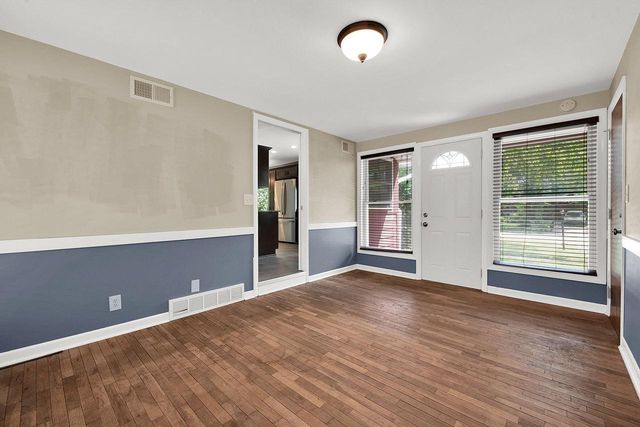 228 W. W Brentwood LANE, Glendale, WI 53217