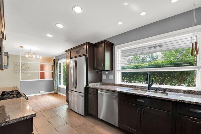 228 W. W Brentwood LANE, Glendale, WI 53217