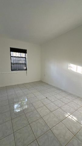 10241 SW 88th St 1, Miami, FL 33176