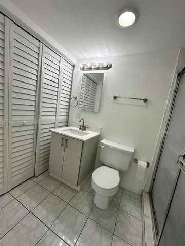 10241 SW 88th St 1, Miami, FL 33176